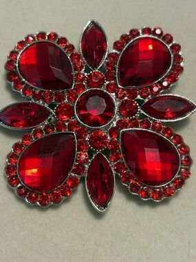 Red Crystal Flower Brooch - Elegant Statement Pin